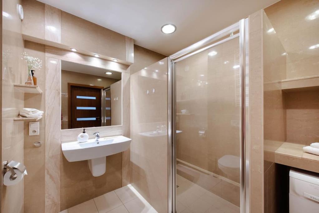 Wygodny Apartament Przy Dworcu Krakau Exterior foto